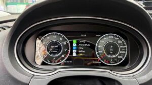 Cuadro digital instalado en un Audi A3 8V con menú CarPlay